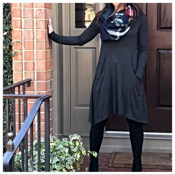 ✨LAST ONE✨BLACK side pocket dress - Picture 2 of 8